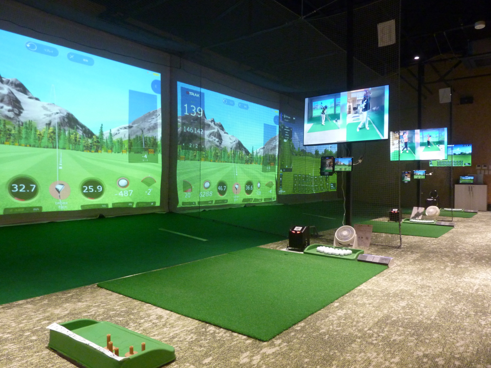 インドアゴルフ練習場